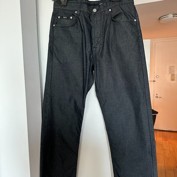 Hugo Boss | Men's Trousers | Size 33 | Regular Fit | Barely Worn - Picture 3 of 4